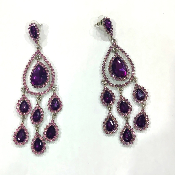 Earing - Picture 1 of 1